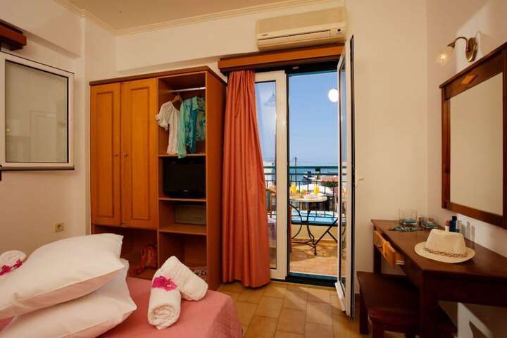Room 10 of 50