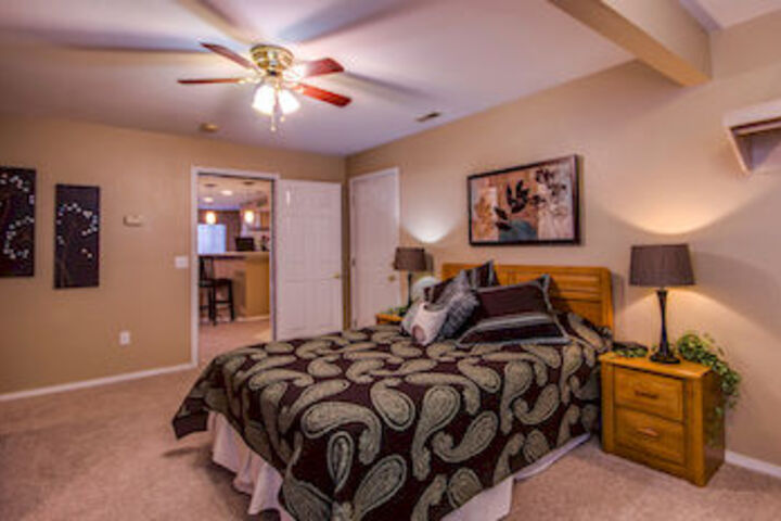 Room 11 of 18