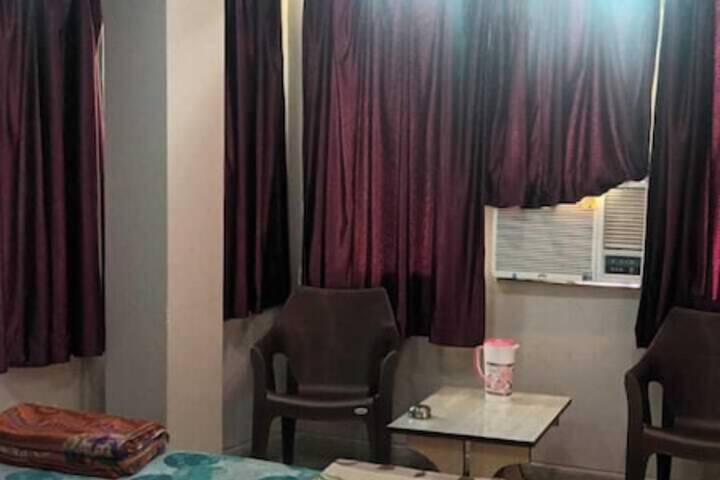 Room 2 of 7