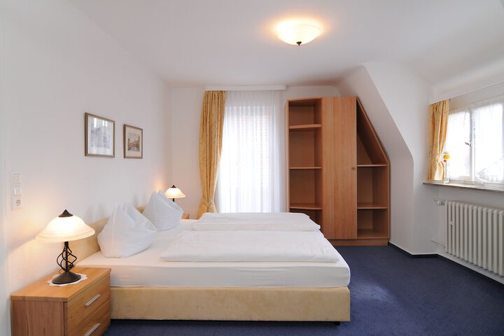 Room 4 of 66