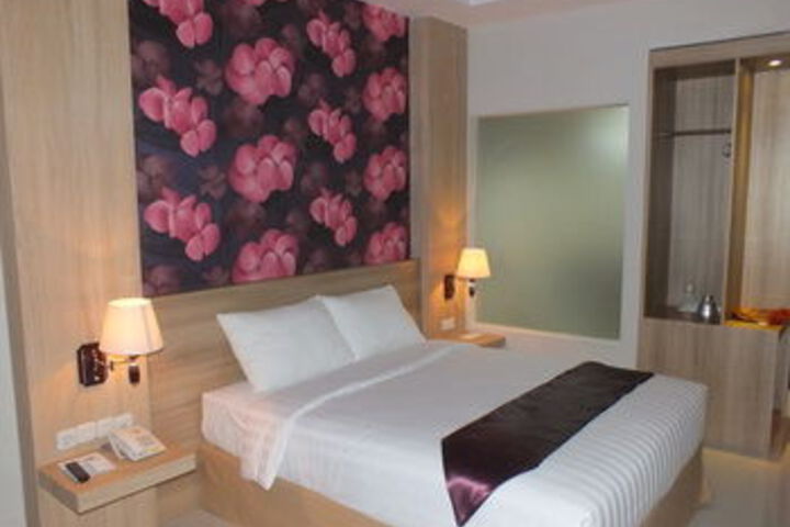 Room 8 of 24