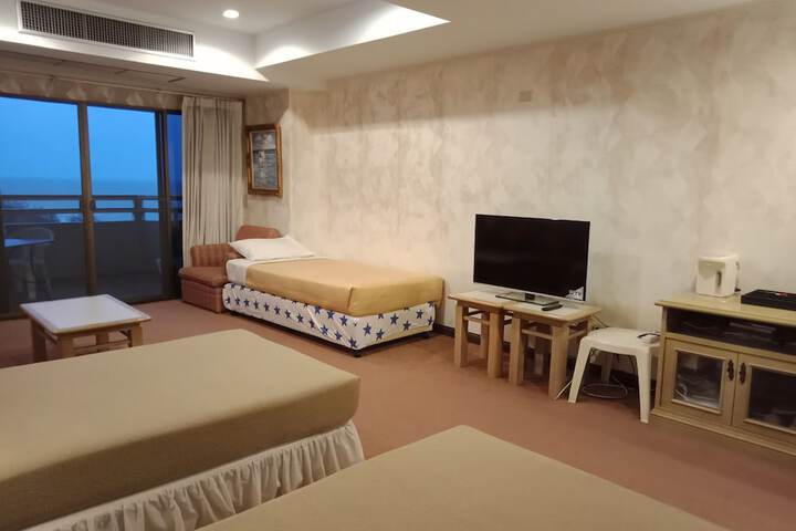 Room 5 of 20