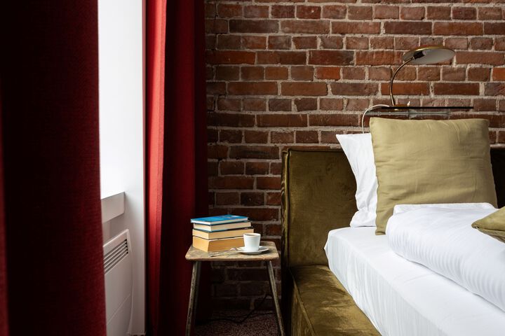 Room 42 of 57