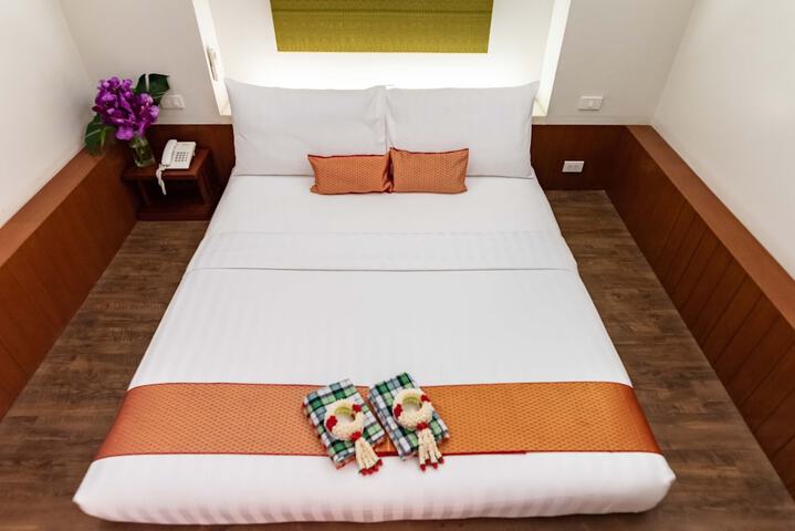 Room 27 of 62