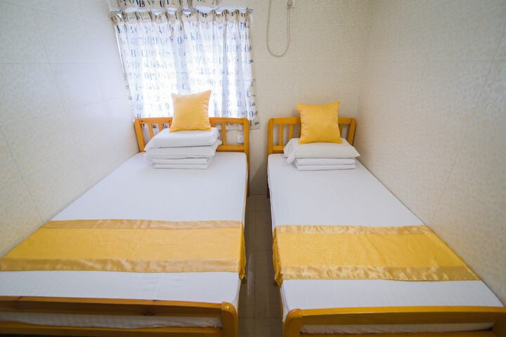 Room 13 of 110
