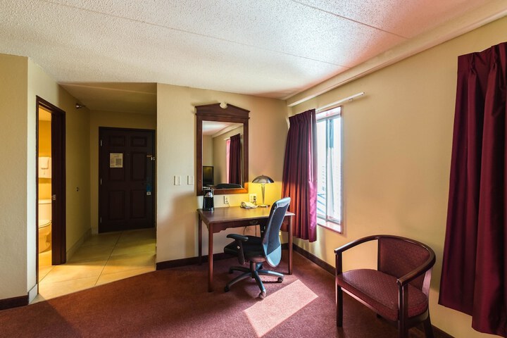 Room 12 of 37