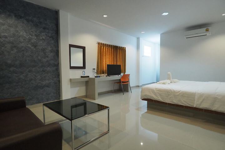 Room 12 of 35