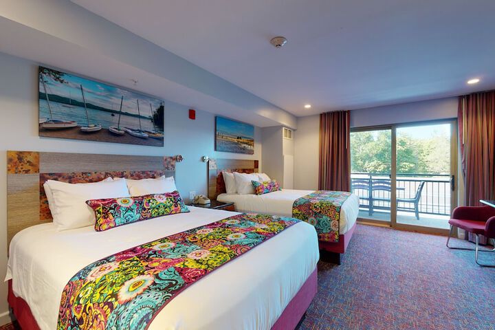 Premier 2 Queen Beds Accessible (12 of 40)