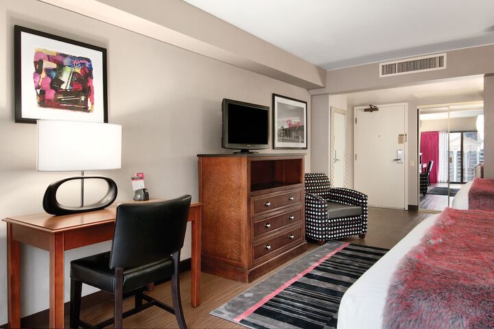 Room 53 of 144