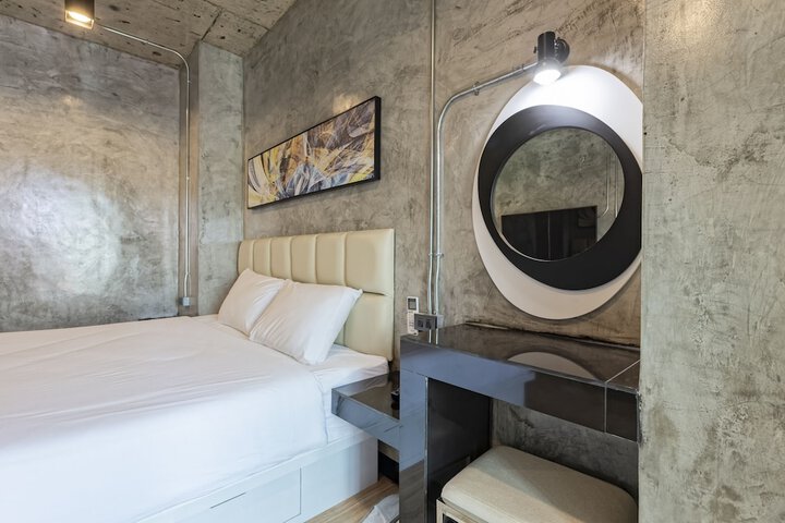 Room 17 of 39