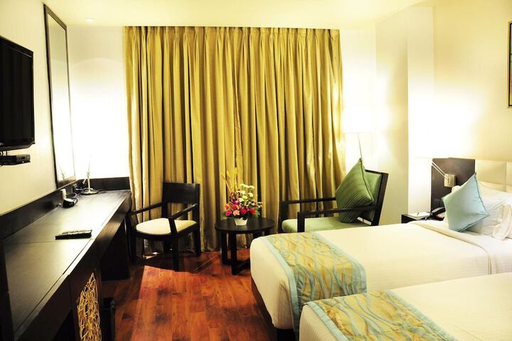 Room 12 of 121
