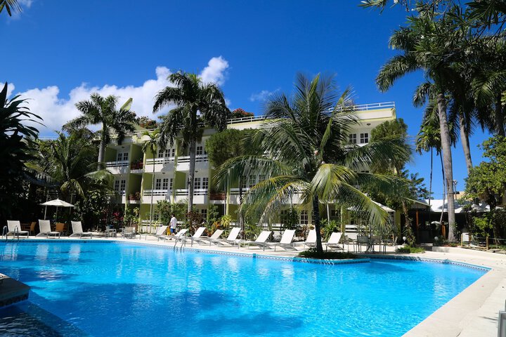 Pools & Facilities