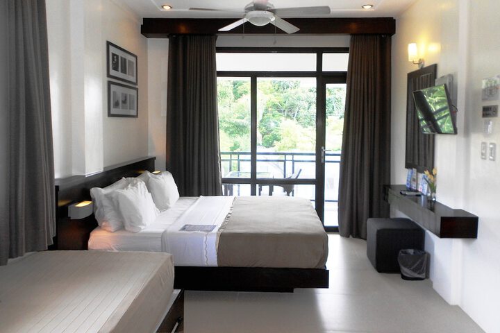 Room 32 of 80