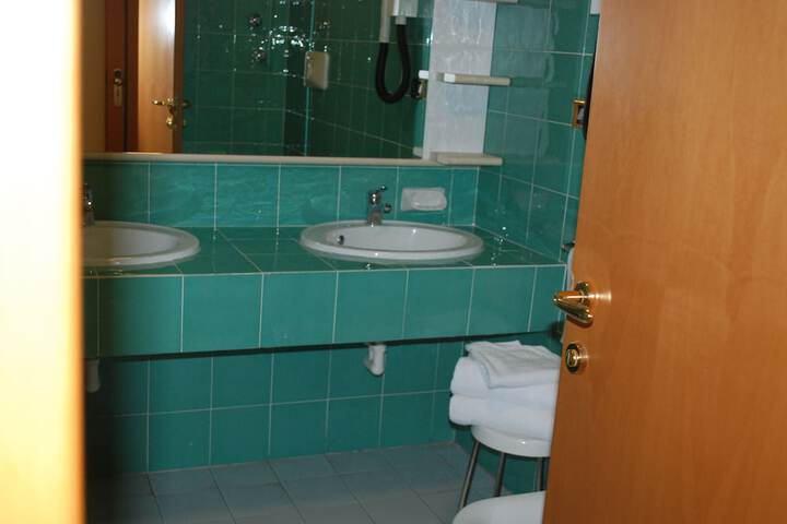 Room 31 of 49