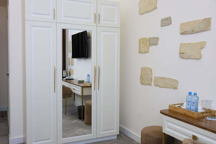 Room 73 of 133