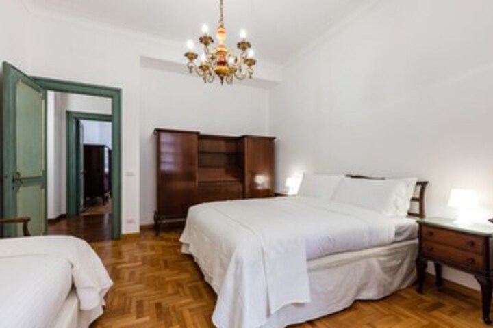 Room 8 of 24