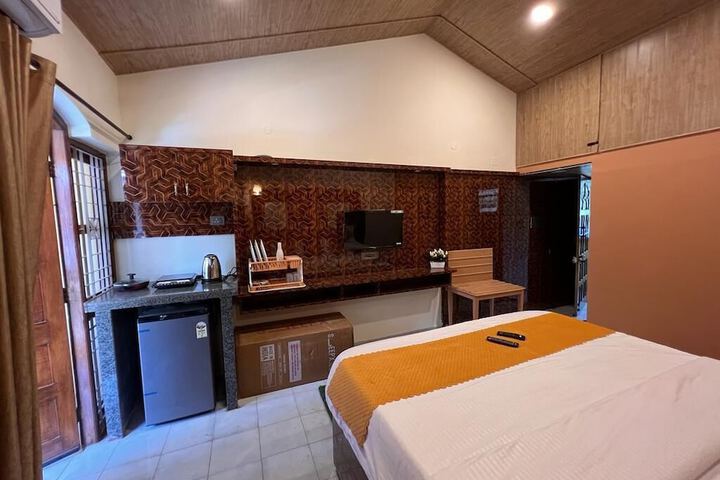 Room 5 of 15