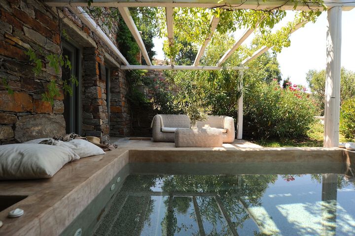 Pool 64 of 163