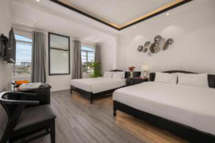 Room 17 of 19