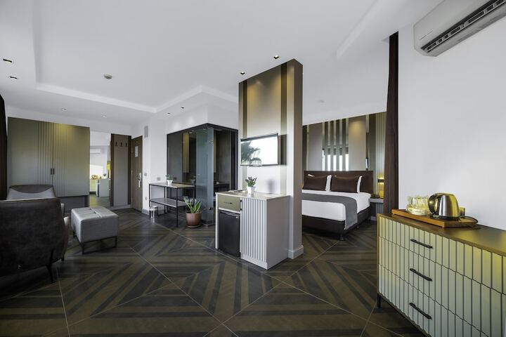 Room 12 of 44