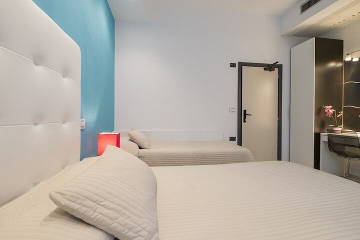 Room 11 of 37