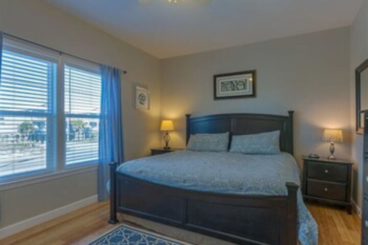 Room 33 of 34