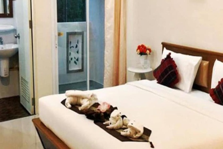 Room 8 of 25