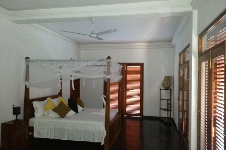 Room 9 of 46