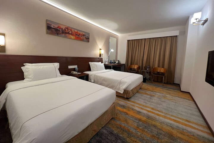 Room 29 of 70