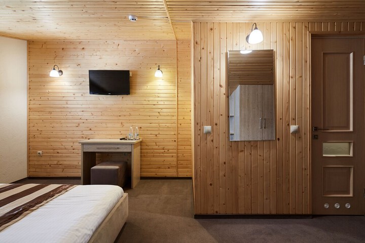 Room 28 of 61