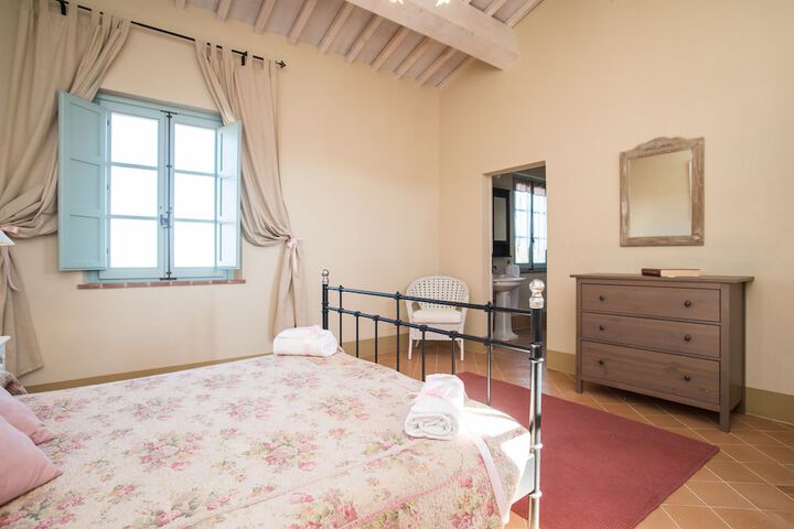 Room 30 of 580
