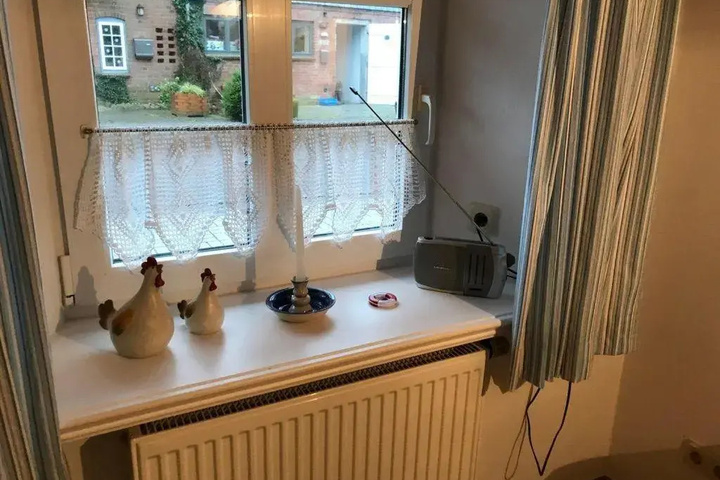 Room 2 of 11