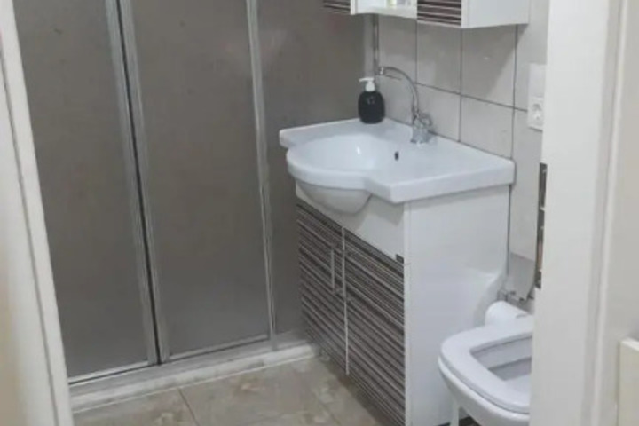 Room 7 of 13