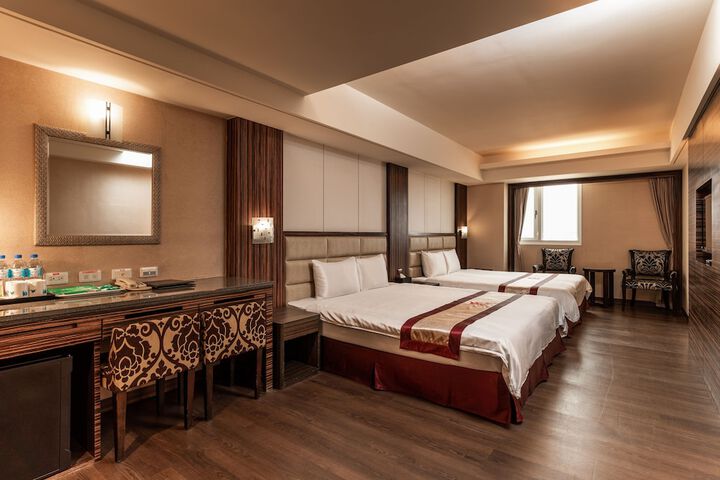 Room 14 of 38