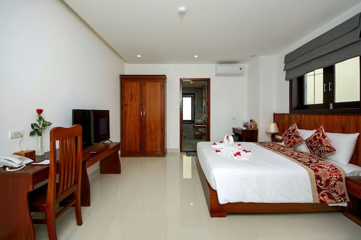 Room 5 of 28