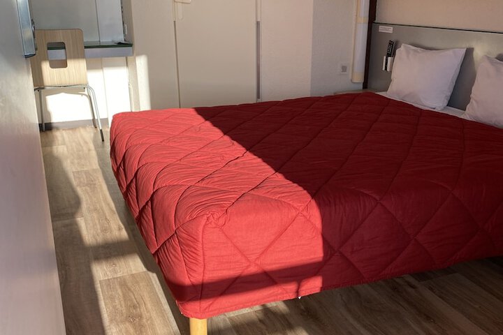 Room 6 of 49