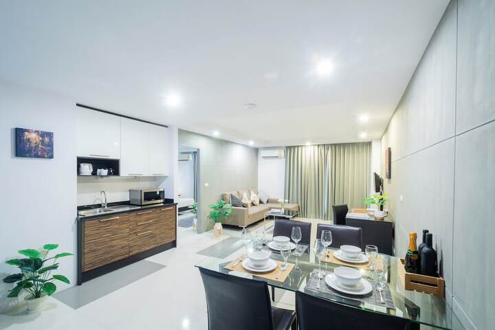 Room 32 of 65