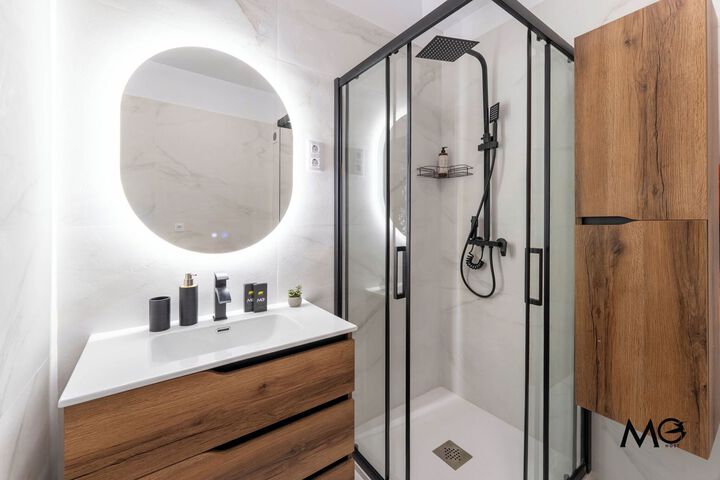 Room 8 of 35