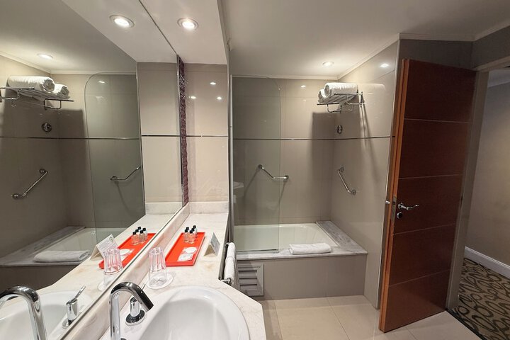 Room 21 of 50