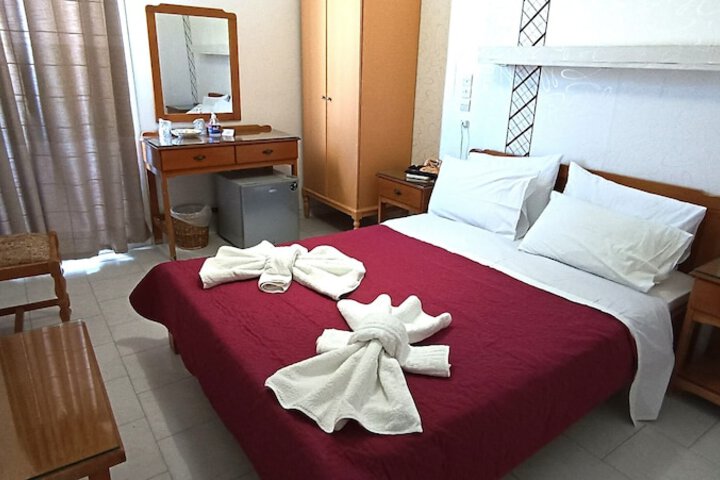 Room 4 of 24