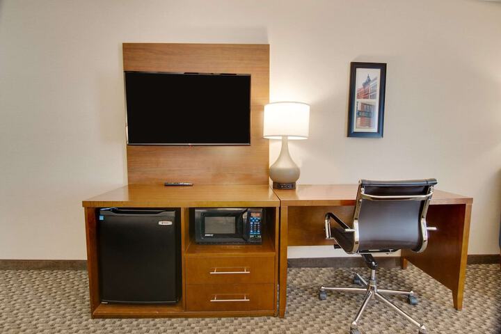 Room 12 of 36