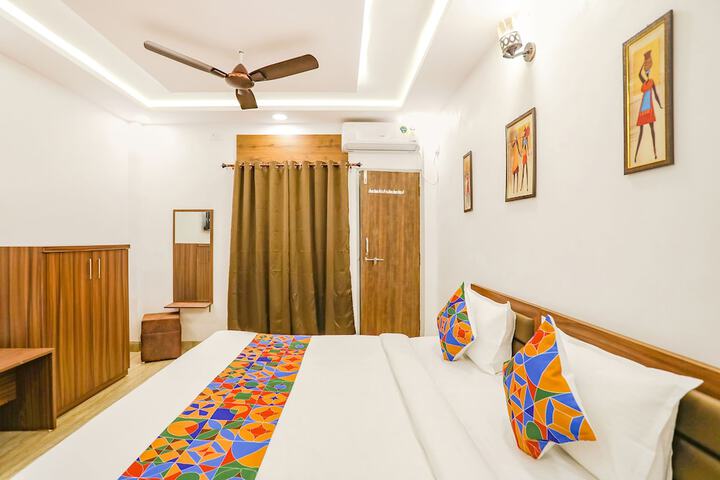 Room 27 of 29