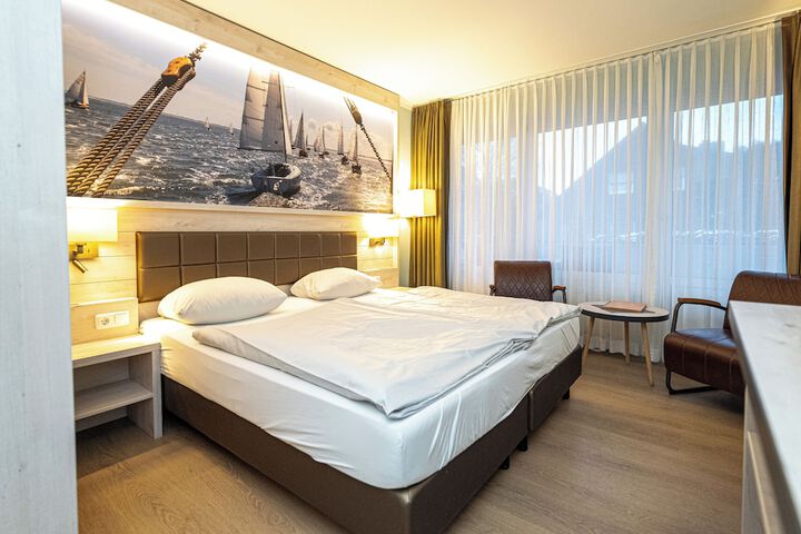 Room 17 of 34