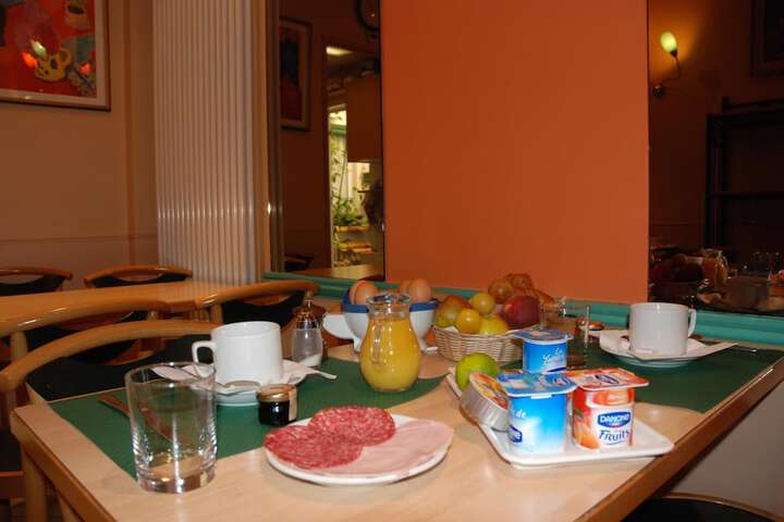 Dining 36 of 53