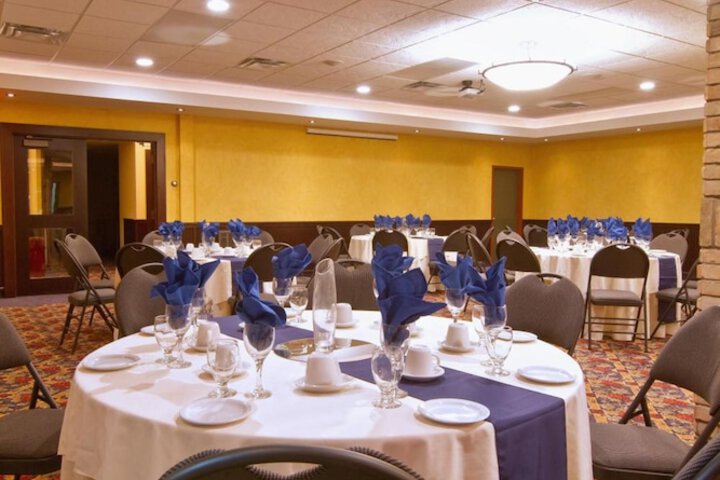 Ballroom/Hall 39 of 46