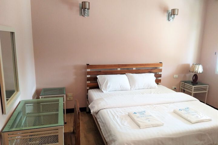 Room 2 of 57