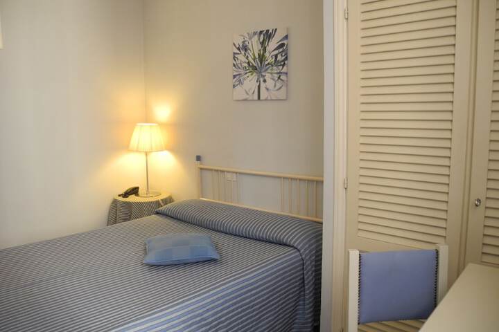 Room 3 of 53