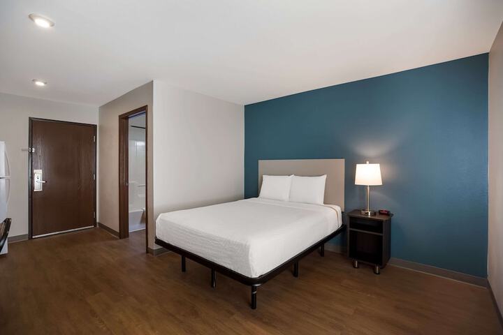 Standard Double Bed (1 of 28)