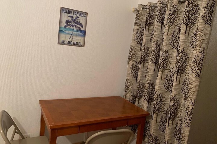 Room 54 of 204