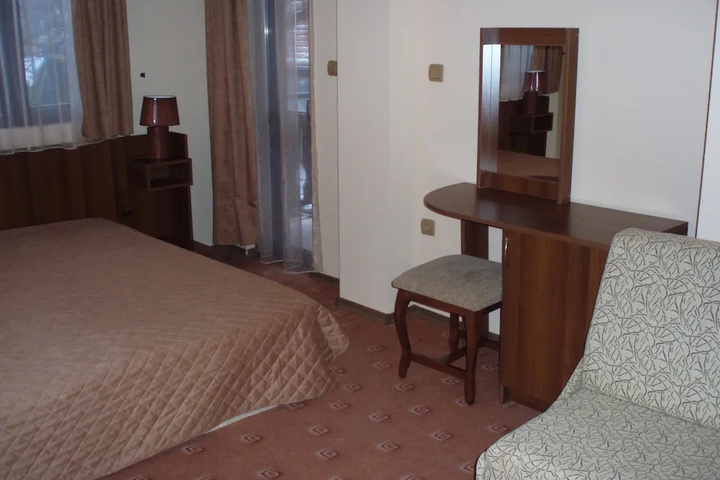 Room 2 of 16